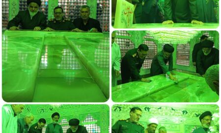 با حضور مسئولین شهرستان نطنز آئین غبارروبی ضریح امامزاده آقاعلی عباس ع برگزار شد