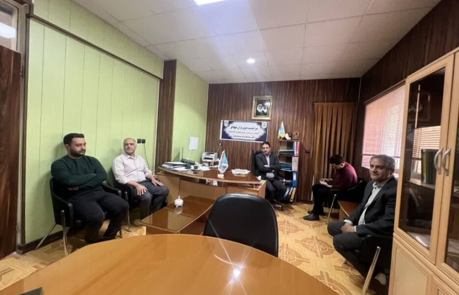 برگزاری جلسه آموزشی و پیشگیری از وقوع جرم برای کارمندان اداره بنیاد مسکن