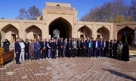 پیشنهادانتخاب نطنز به عنوان پایلوت آموزش گردشگری استان