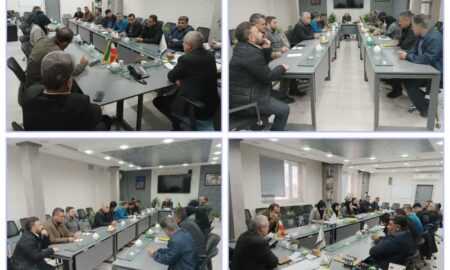 نشست صمیمی شهردار بادرود با كارمندان شهرداری