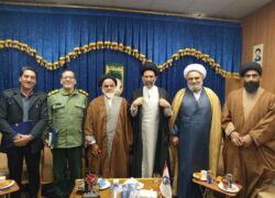 حضور ارکان ششگانه قرارگاه در دفتر امام جمعه شهر آران وبیدگل برگزار گردید.