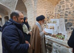 بازدید امام جمعه نطنز از صنایع دستی بانوان