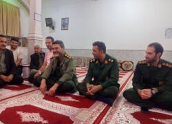شرکت در نماز جماعت مغرب و عشا در کنار نمازگزاران