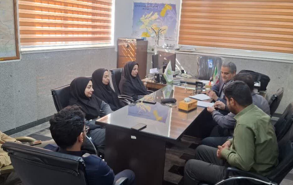 جلسه آموزشی با محور پیشگیری از آسیب‌ها اجتماعی