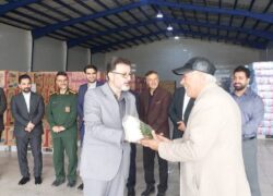دیدار فرماندار و مسولین شهرستان نطنز با کارگران کارخانه پرندیس به مناسبت روز کارگر