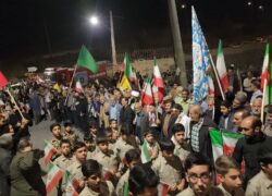 موج ۶۶ در قاب تصویر  بیش از شصت روز است که مردم نطنز پای کار انقلاب هستند. 
