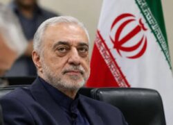 مهرداد اخلاقی با ۲۳۷ رای موافق و ۱۵ رای مخالف وزیر دفاع شد.